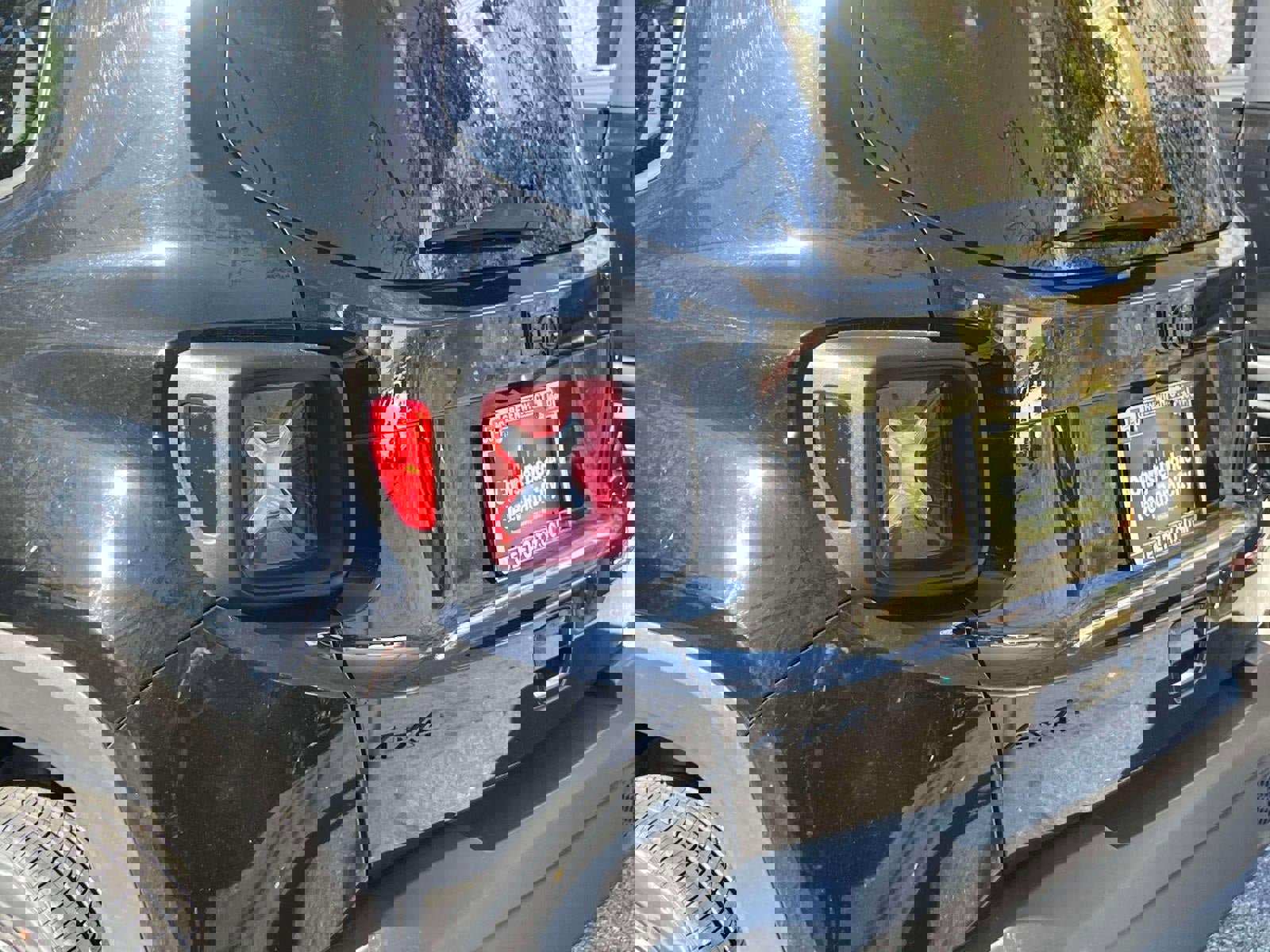 Used 2023 Jeep Renegade Trailhawk image 11