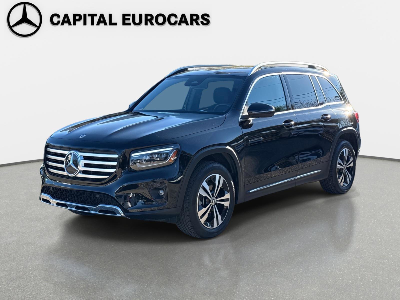 Used 2025 Mercedes-Benz GLB 250 image 1