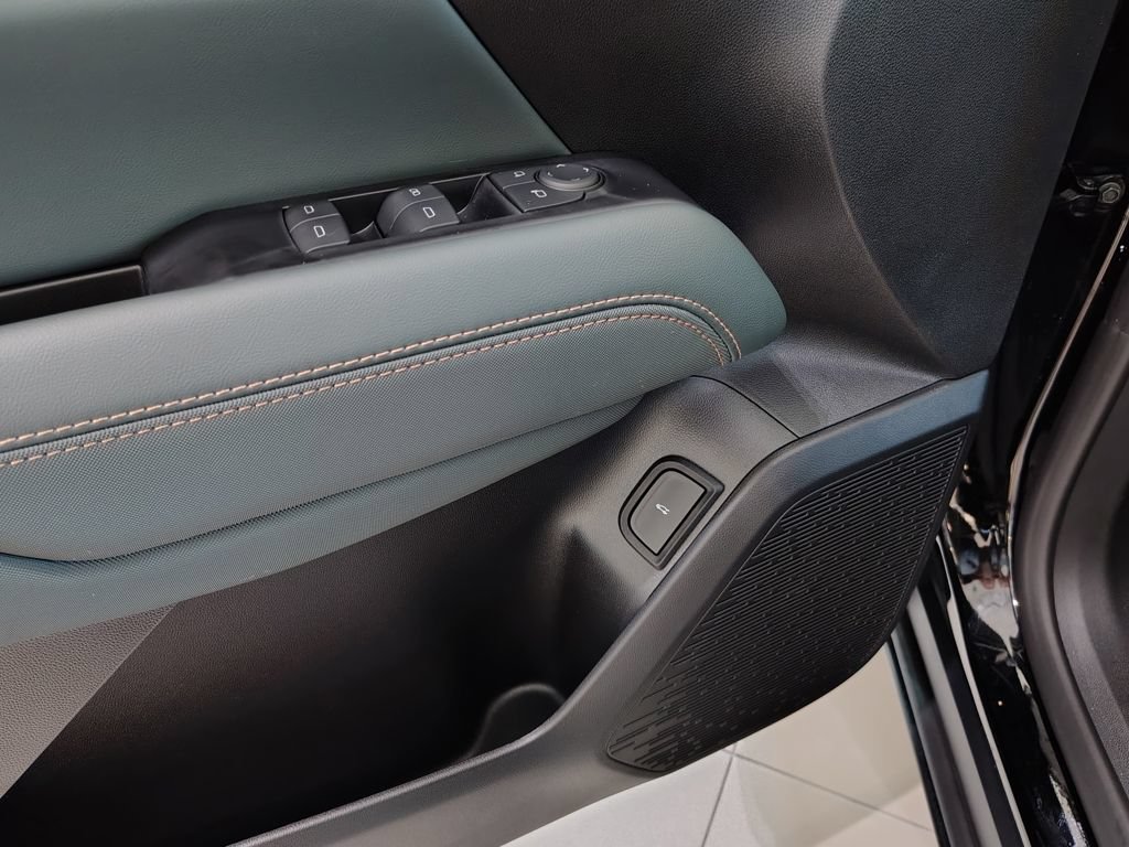 New 2027 GMC Terrain AT4 w/ Technology Package II AWD/4WD image 17