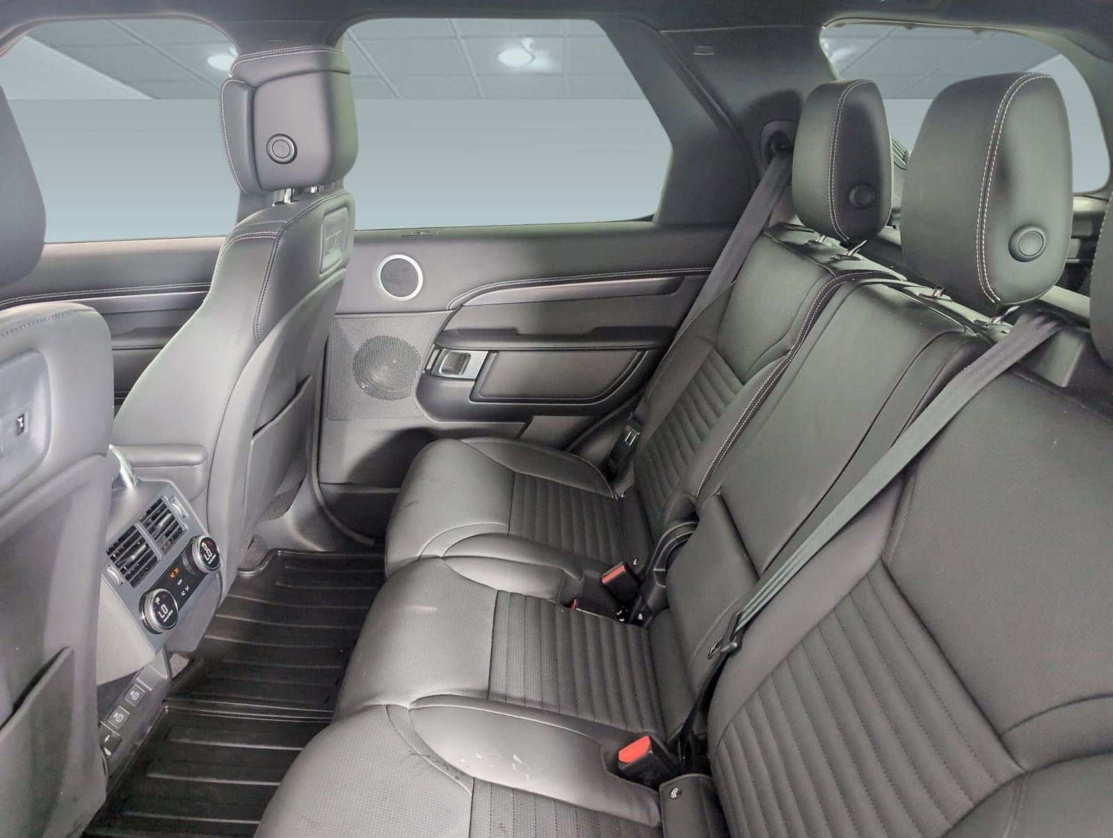 Certified 2025 Land Rover Discovery Metropolitan Edition image 18