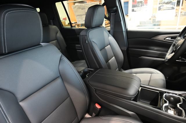 New 2027 Chevrolet Traverse LT w/ Midnight/Sport Edition AWD/4WD image 8