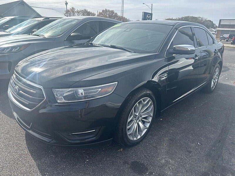 Used 2017 Ford Taurus Limited FWD image 4