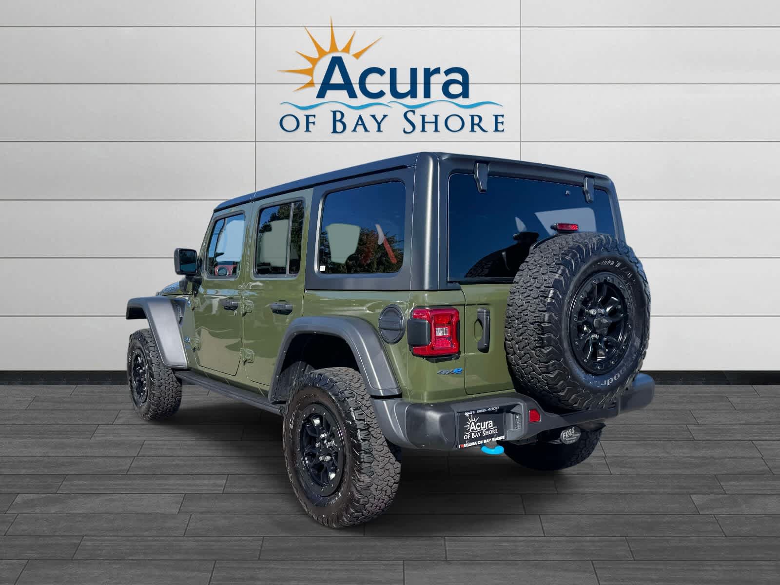 Used 2023 Jeep Wrangler Unlimited Rubicon 4xe AWD/4WD image 5