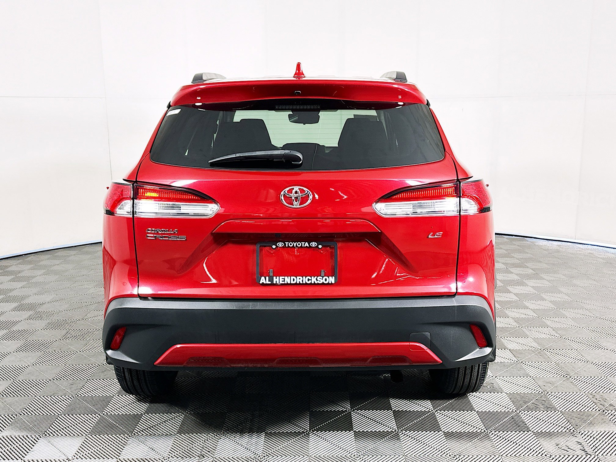 Used 2024 Toyota Corolla Cross LE w/ Moonroof Package image 4