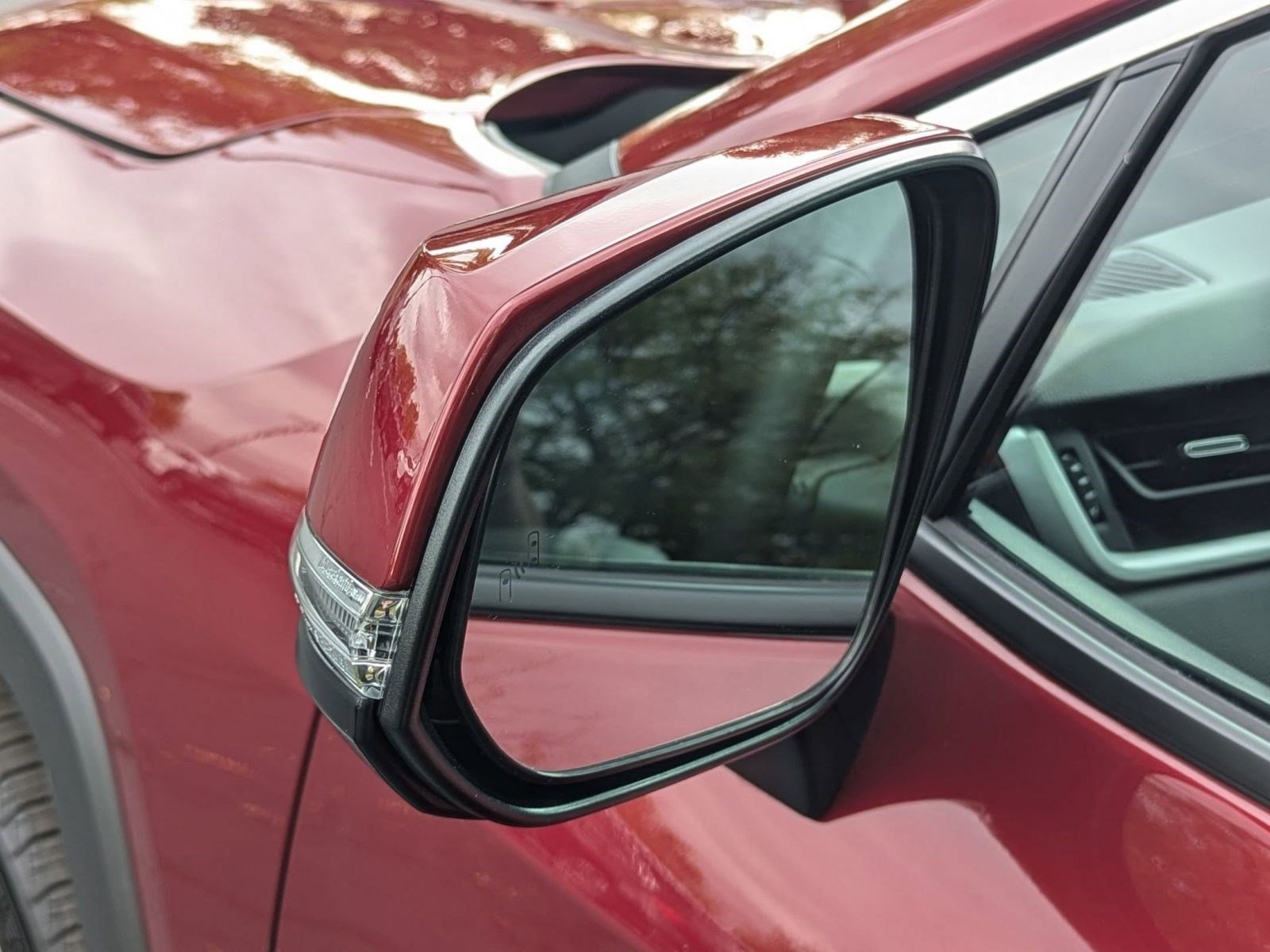 Used 2025 Toyota RAV4 XLE Premium image 22