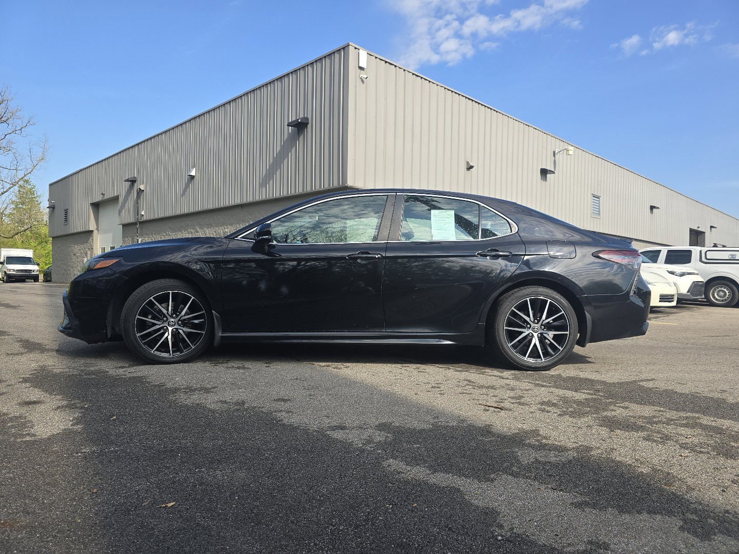 Used 2022 Toyota Camry SE w/ Convenience Package image 10