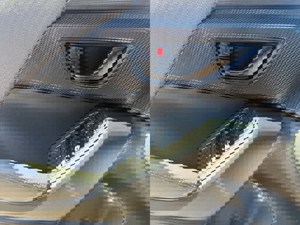 Used 2024 Subaru Crosstrek 2.0i Premium image 17