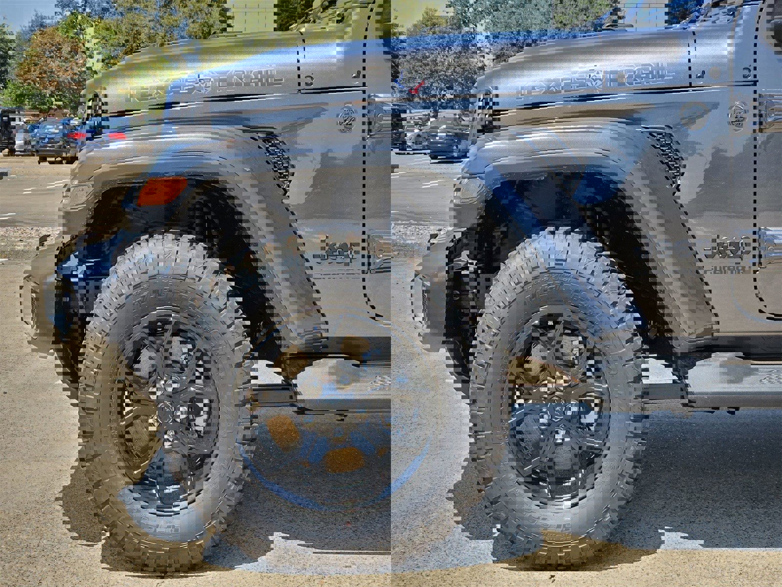 New 2025 Jeep Gladiator Sport image 9