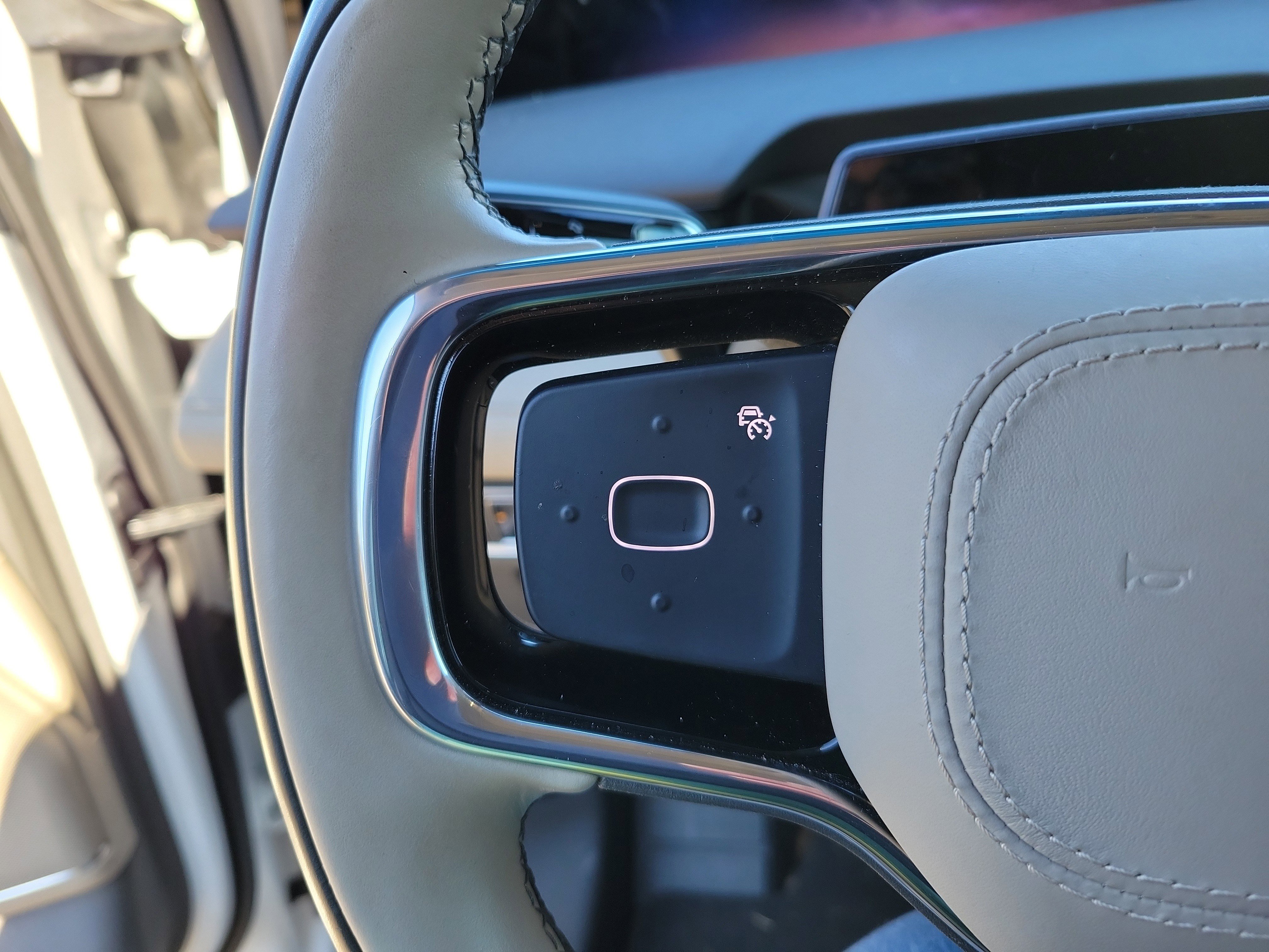 Used 2024 Lincoln Nautilus Reserve w/ Equipment Group 202A image 14