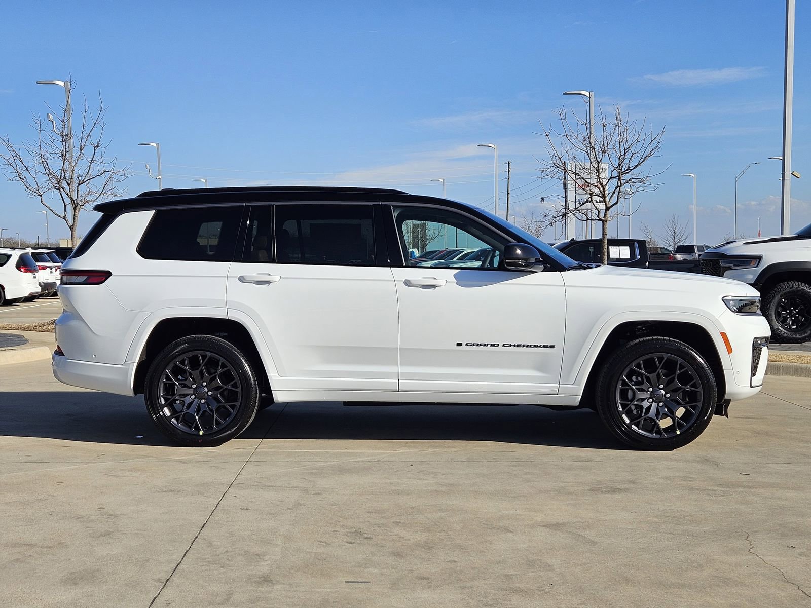 New 2026 Jeep Grand Cherokee L Summit image 7