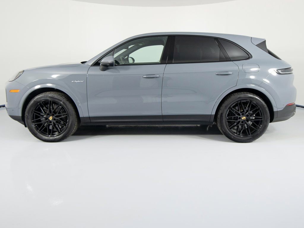 Certified 2024 Porsche Cayenne image 7