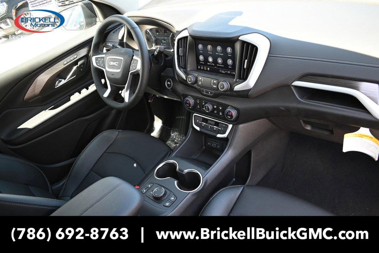 New 2024 GMC Terrain SLT w/ Elevation Edition image 17