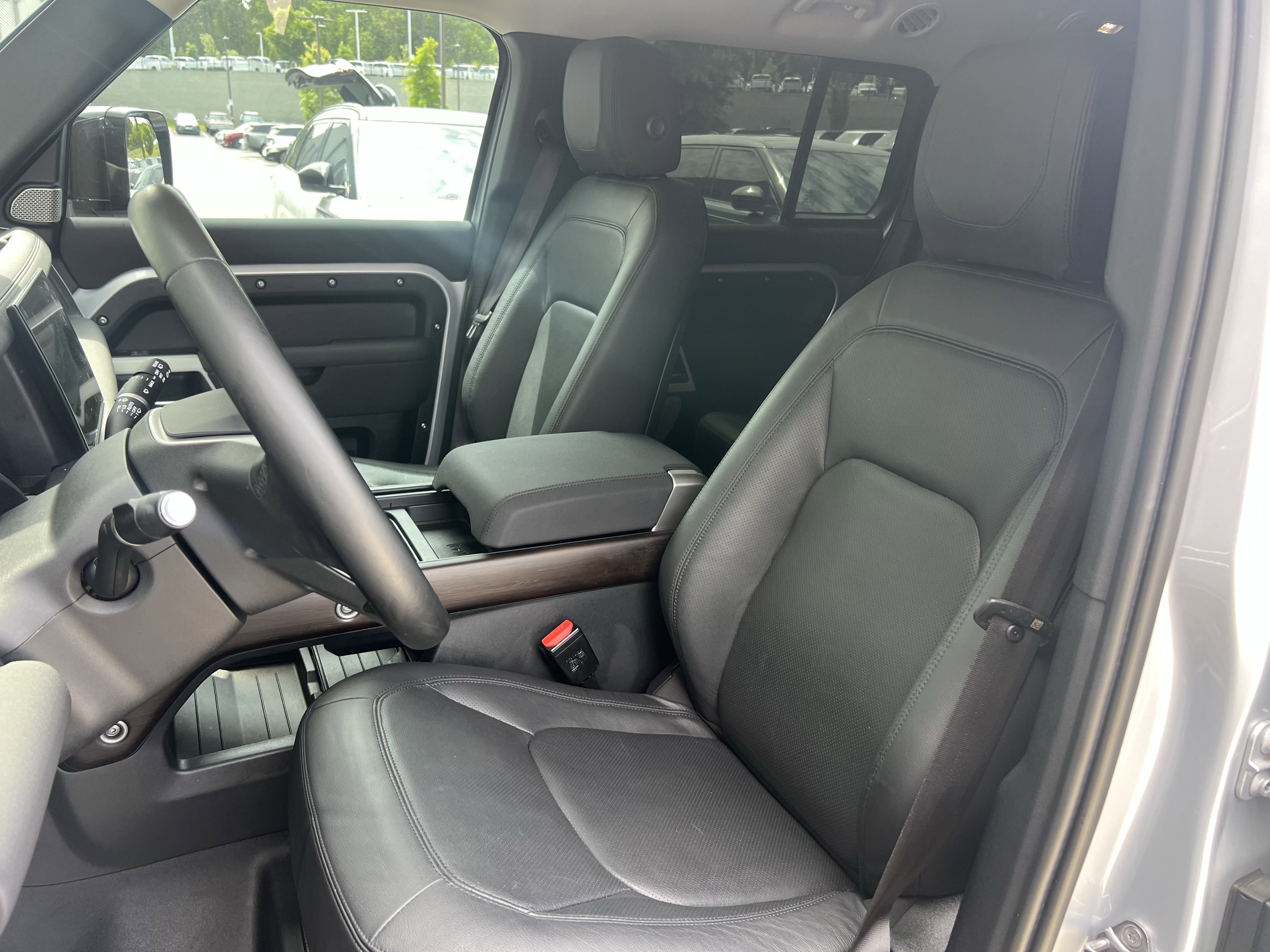 Used 2023 Land Rover Defender 130 SE AWD/4WD image 11