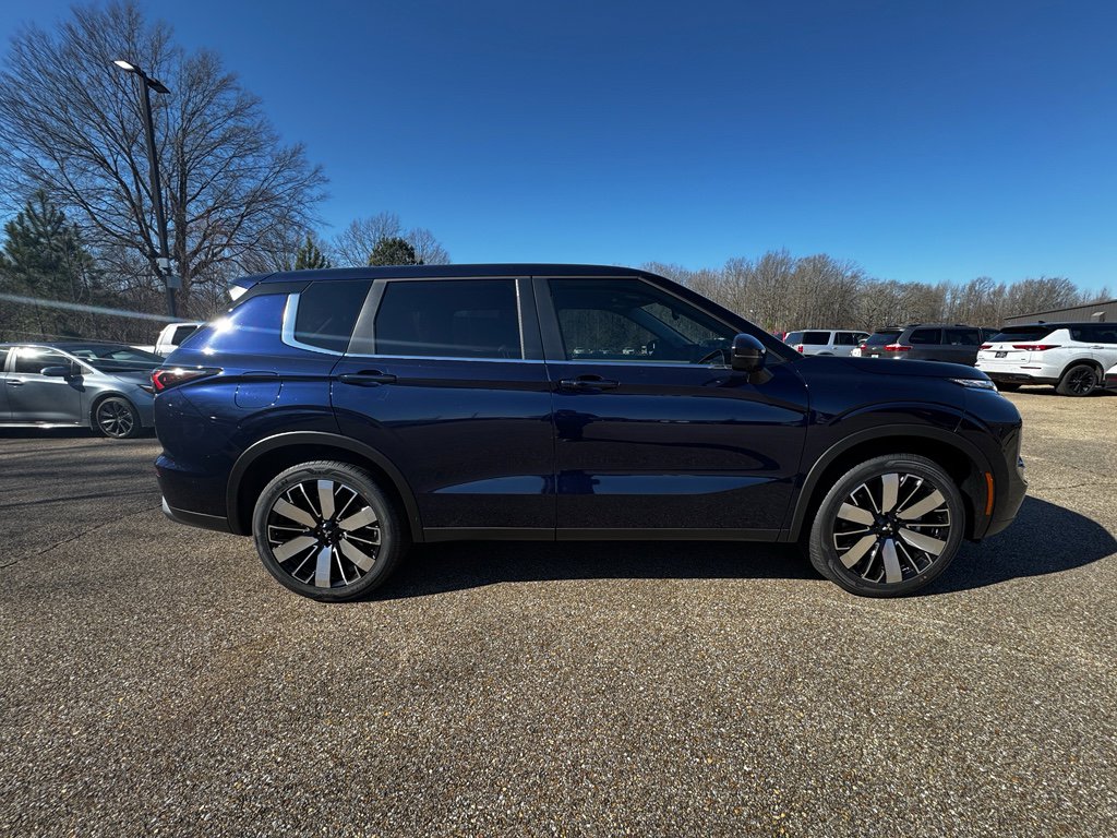 New 2026 Mitsubishi Outlander LE image 7