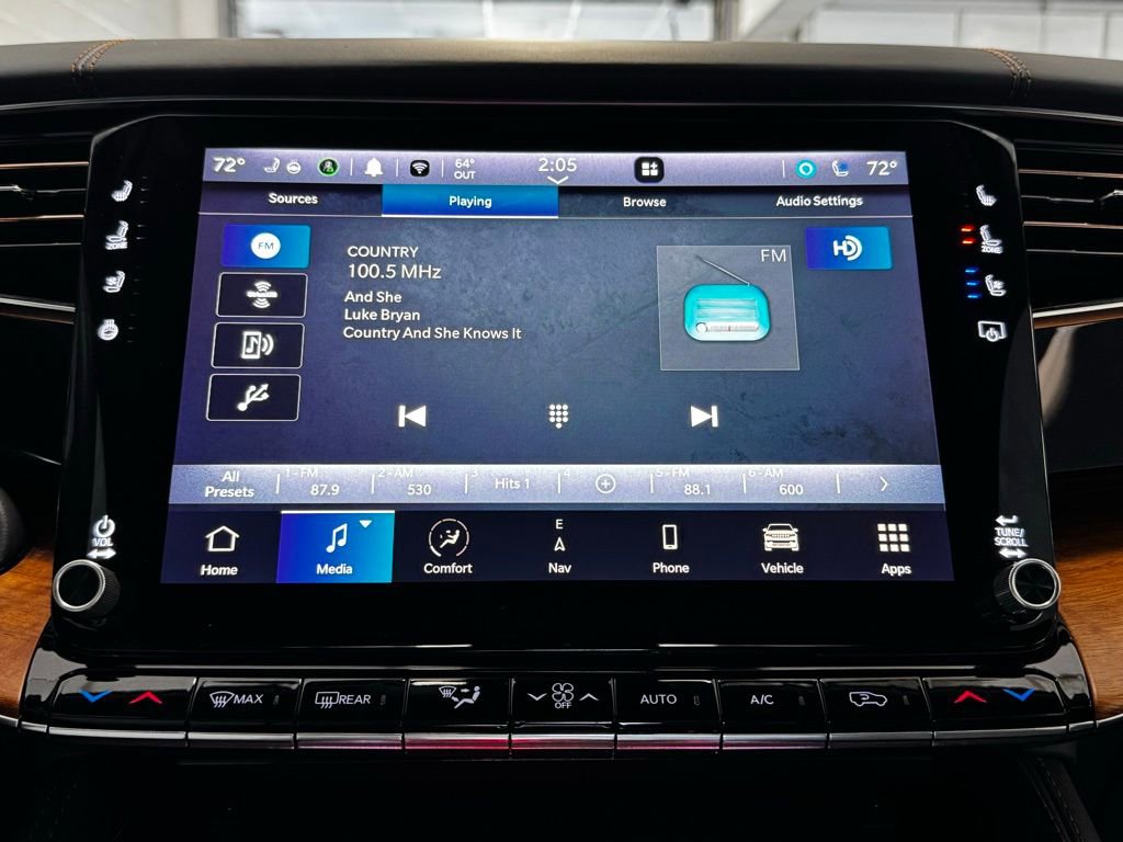 Certified 2024 Jeep Grand Wagoneer Series III w/ HD Trailer Tow Package image 20