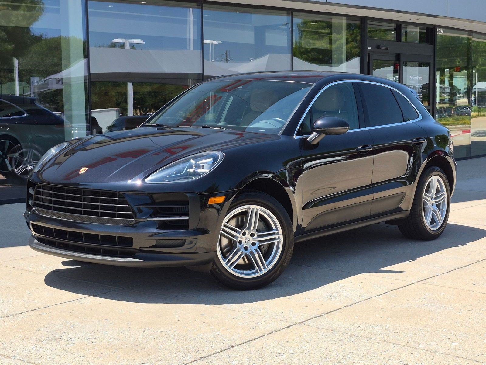 Certified 2020 Porsche Macan S AWD/4WD image 1