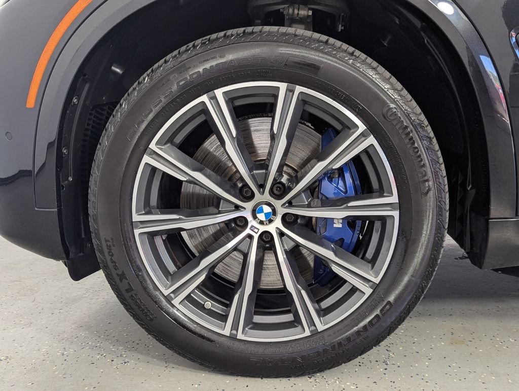 Used 2022 BMW X5 M50i w/ Parking Assistance Package AWD/4WD image 9