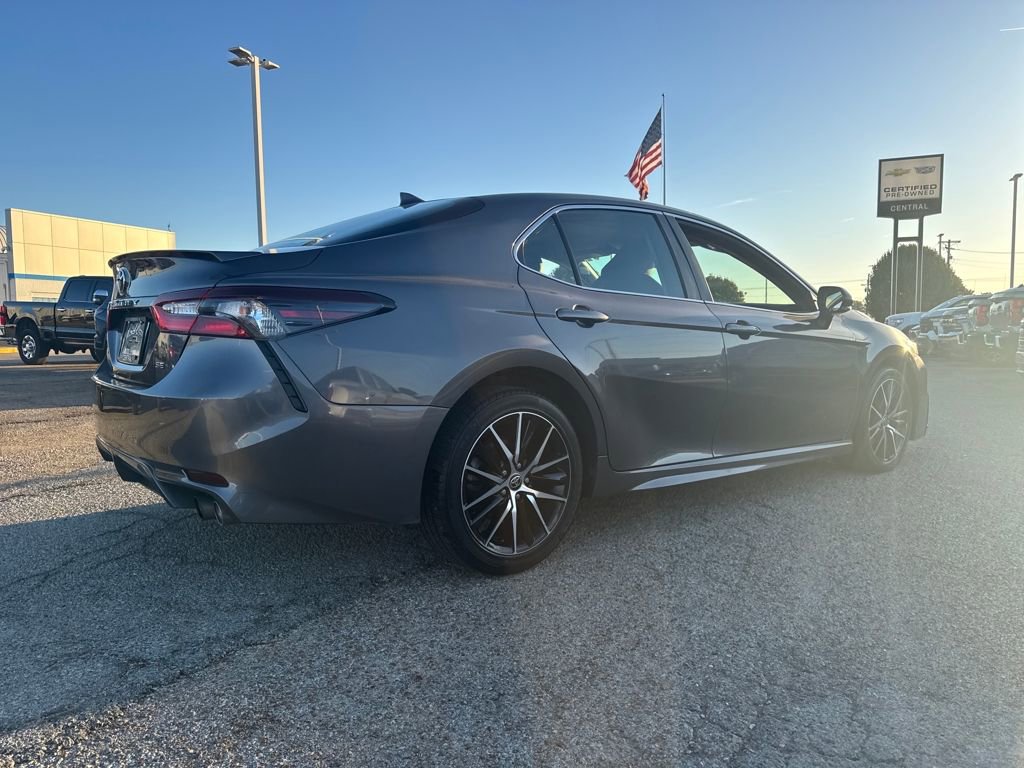 Used 2024 Toyota Camry SE image 6