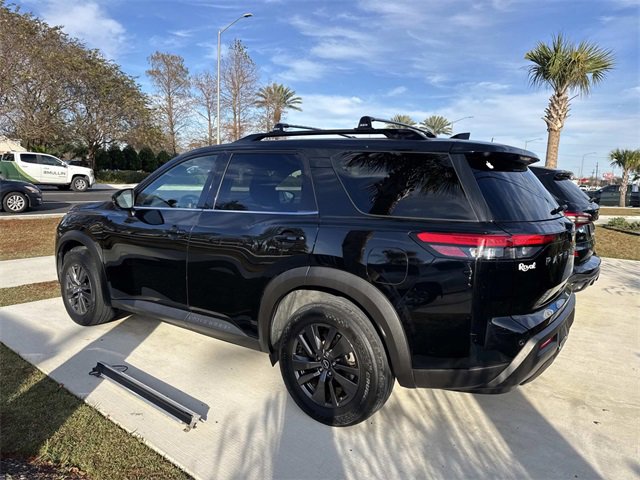 Used 2022 Nissan Pathfinder SV image 5