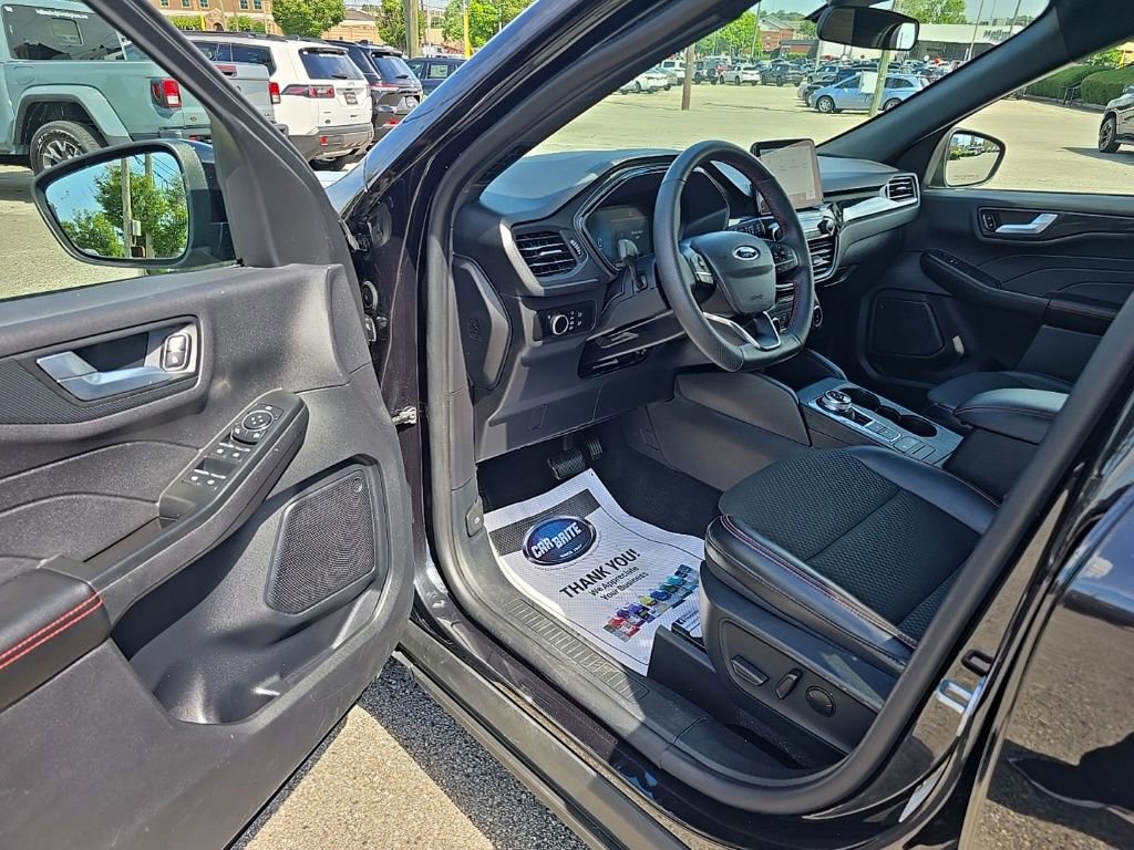 Used 2025 Ford Escape ST-Line AWD/4WD image 12
