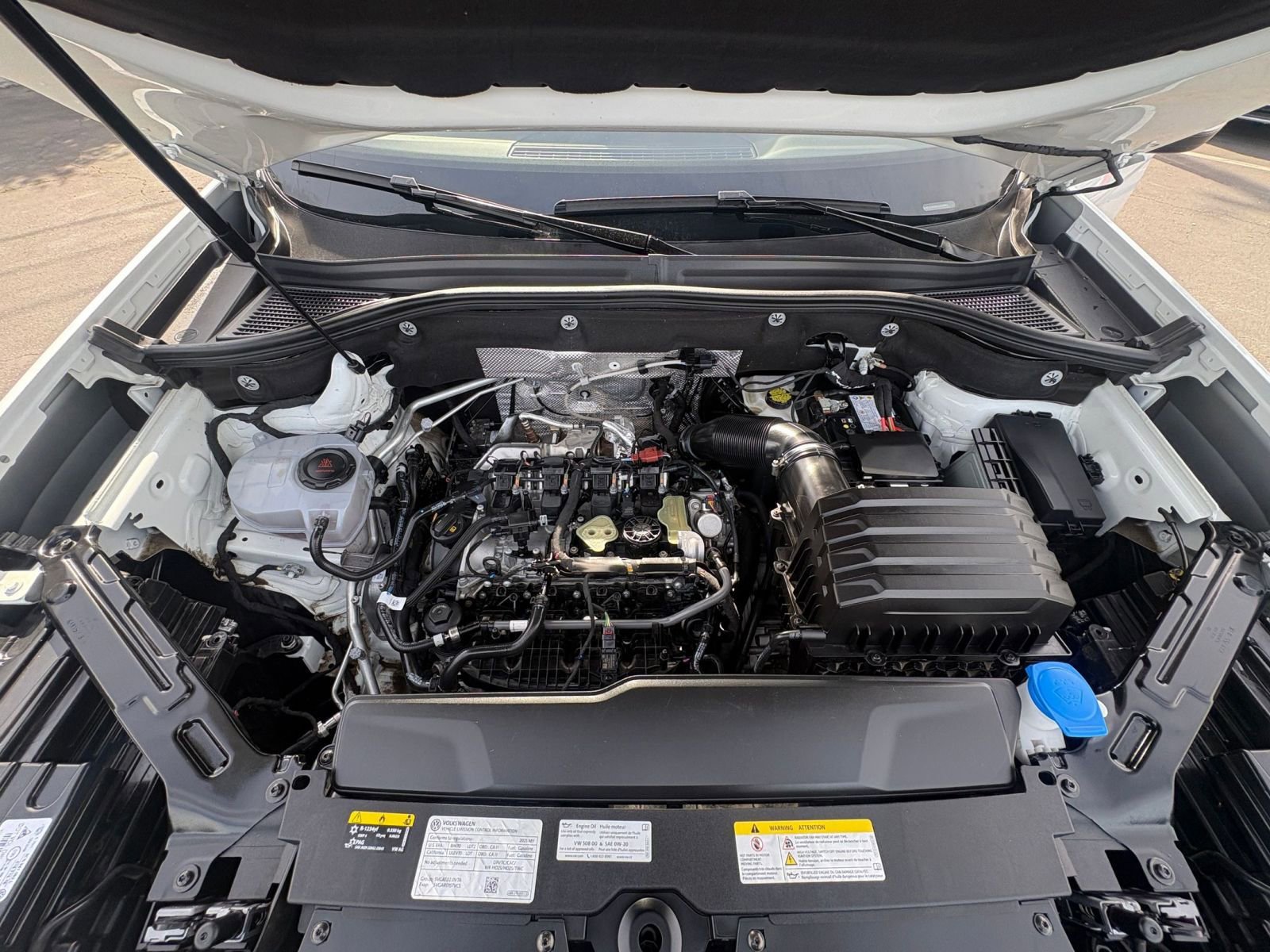 Used 2025 Volkswagen Atlas Cross Sport SE image 35