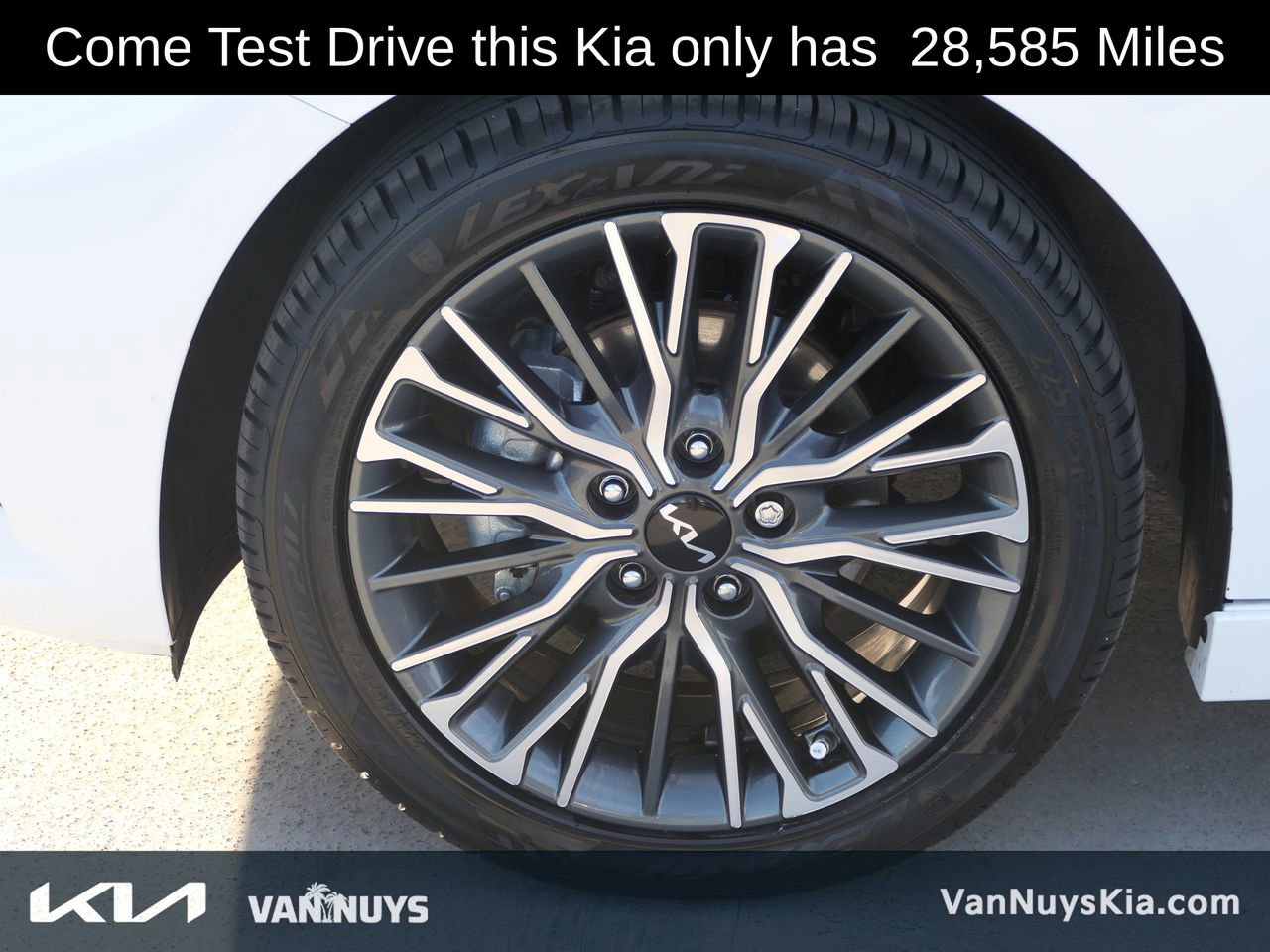 Used 2024 Kia Forte GT-Line w/ GT-Line Premium Package image 9