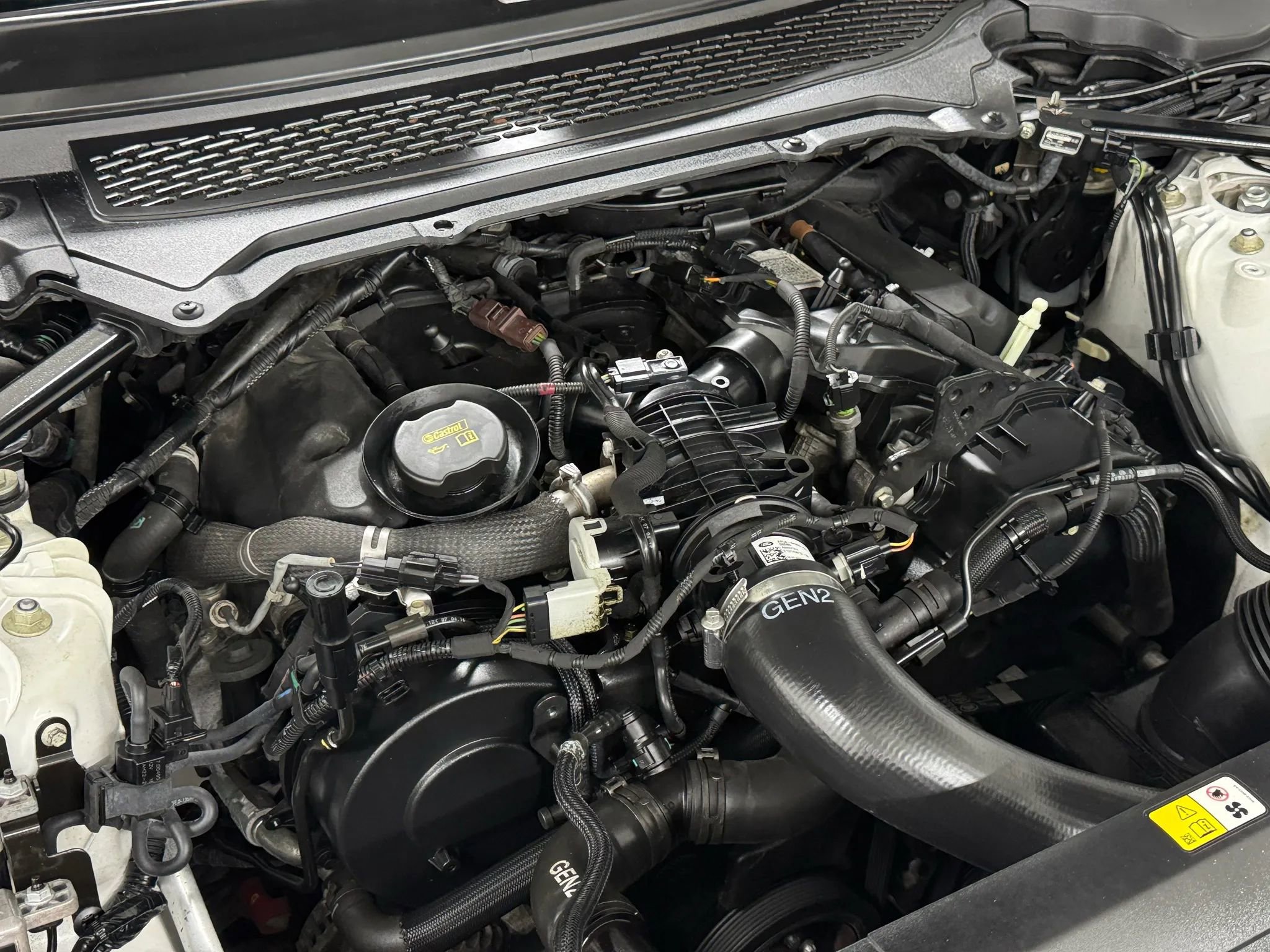 Used 2016 Land Rover Range Rover Sport SE image 53