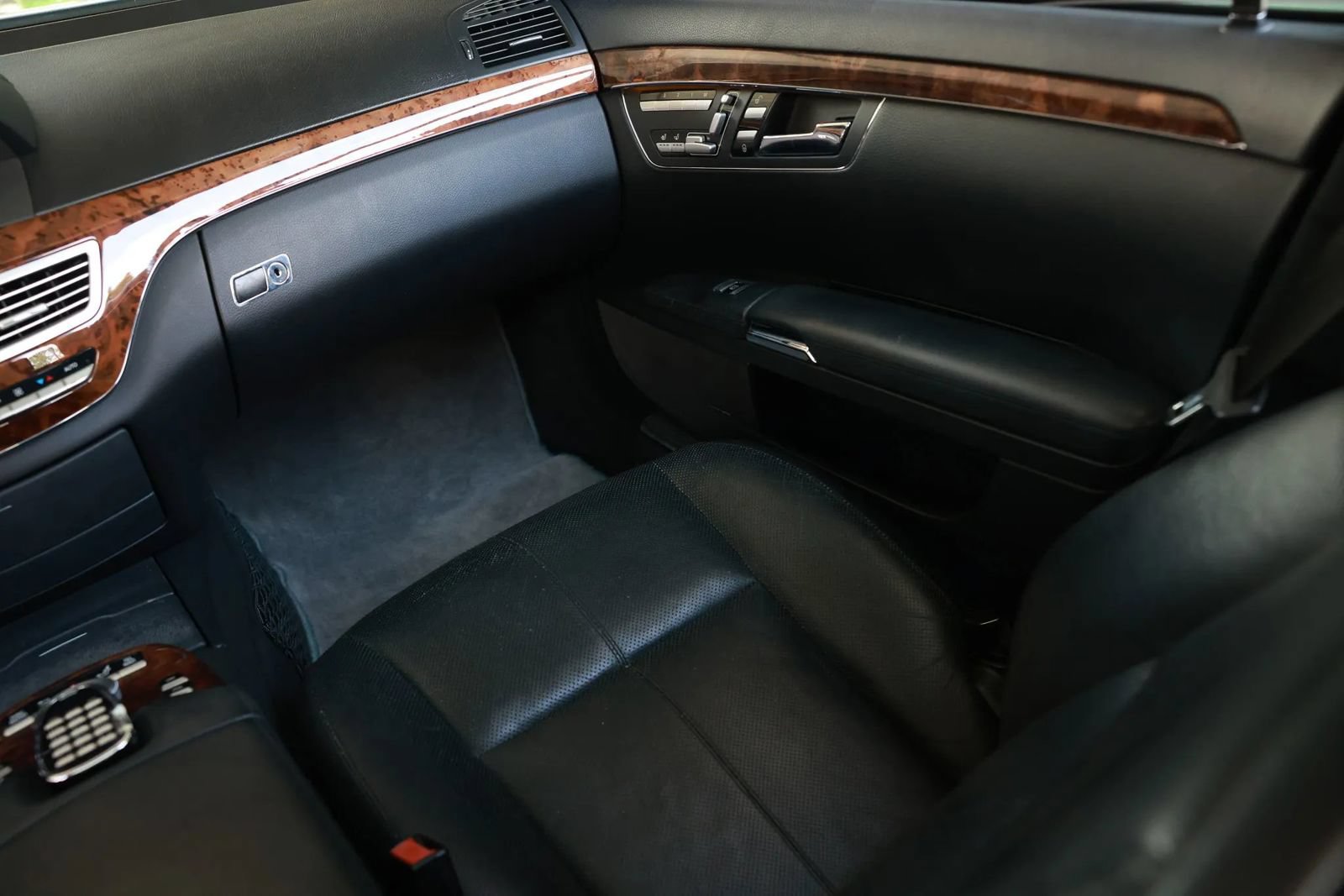 Used 2007 Mercedes-Benz S 550 image 14