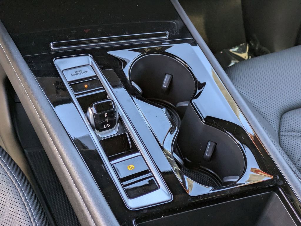 Used 2025 Volkswagen Atlas Cross Sport SE image 23