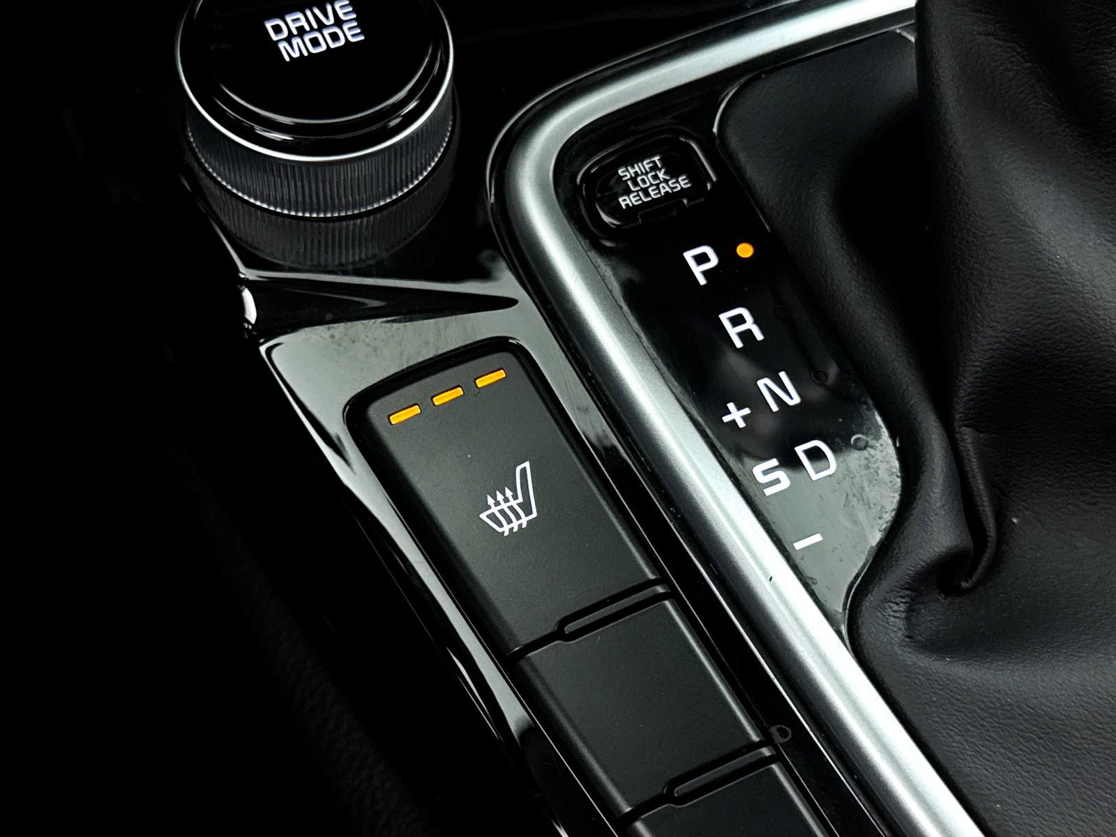 Certified 2022 Kia Seltos SX w/ Sunroof Package image 27