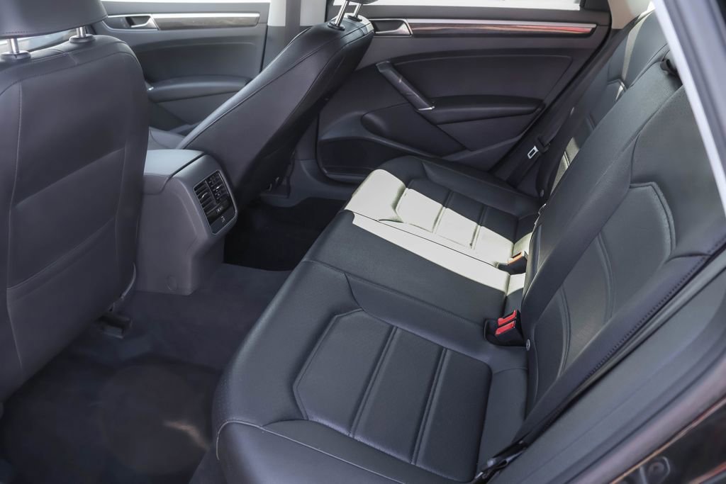 Used 2016 Volkswagen Passat 1.8T SE image 25