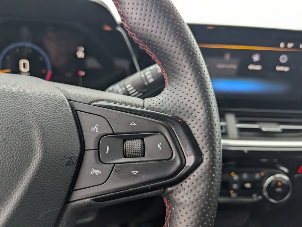 Used 2024 Chevrolet Trax RS w/ Driver Confidence Package image 13