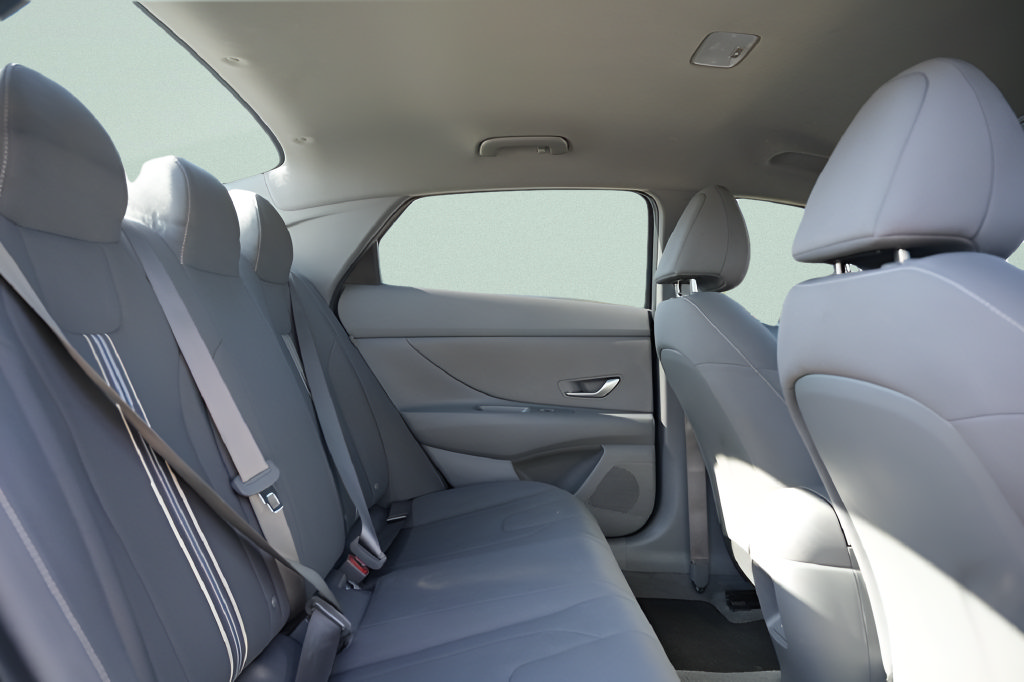 Certified 2024 Hyundai Elantra SEL FWD image 14