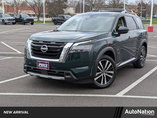 Used 2025 Nissan Pathfinder Platinum w/ Cargo Package image 1