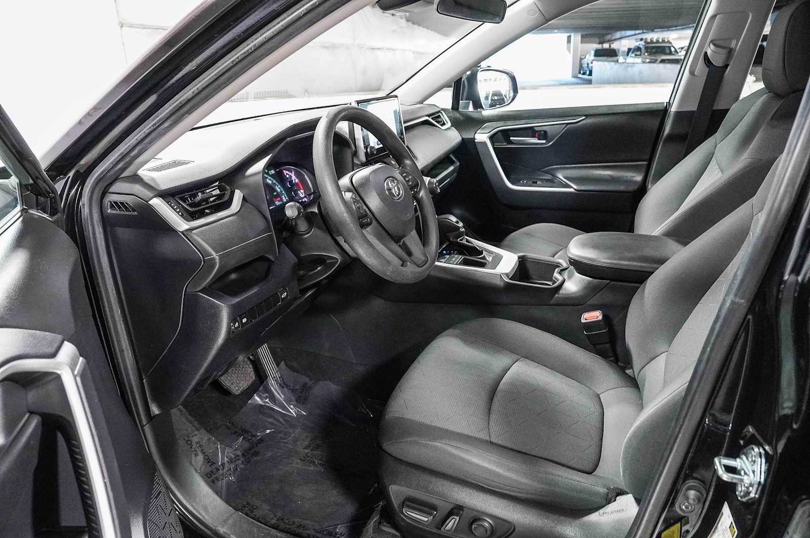 Certified 2023 Toyota RAV4 XLE w/ Convenience Package FWD image 19