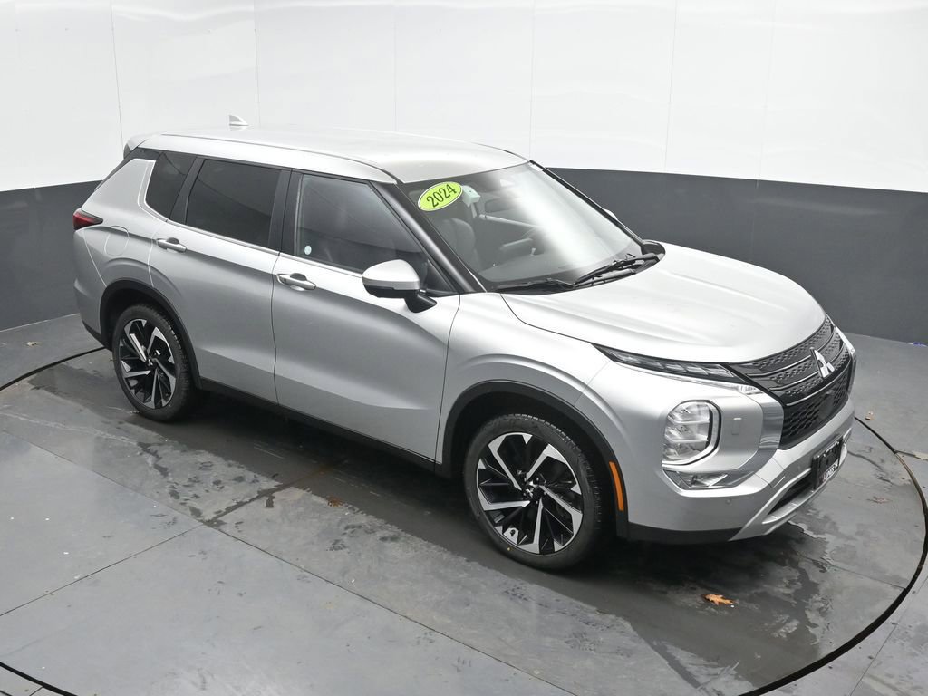 Used 2024 Mitsubishi Outlander SE image 37