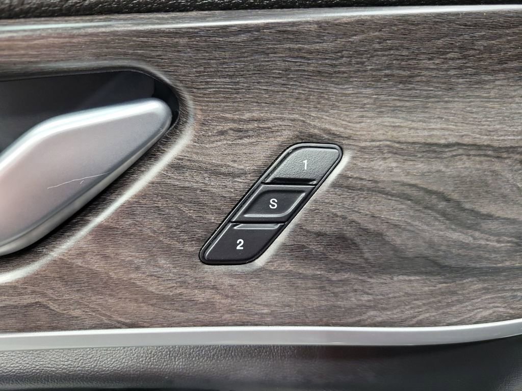 Used 2022 Jeep Grand Cherokee Limited image 36