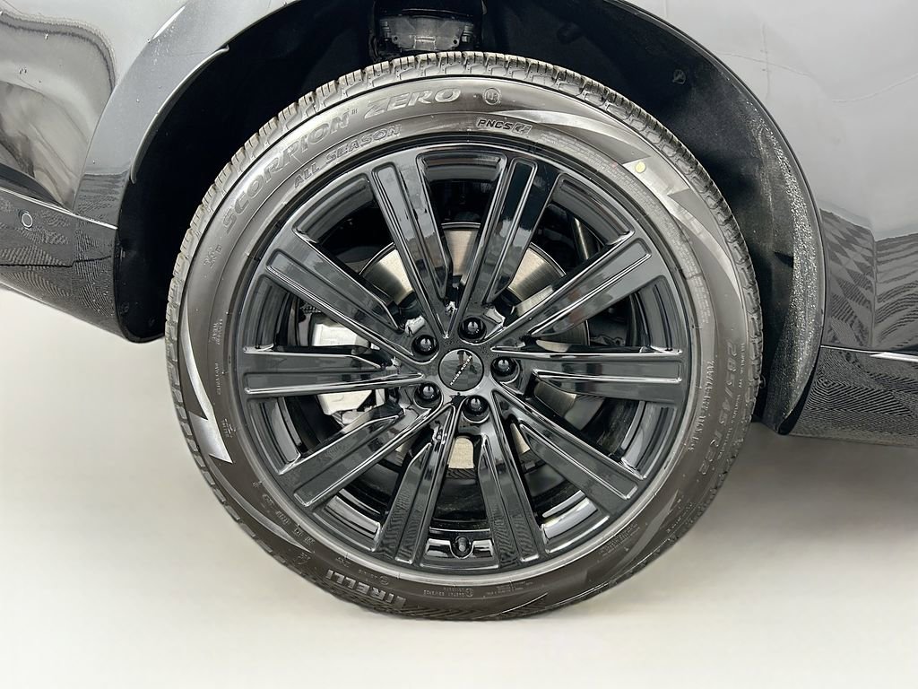 New 2026 Land Rover Range Rover SE image 33