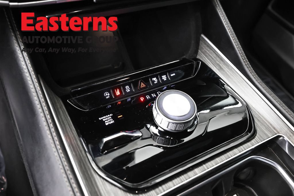Used 2024 Jeep Wagoneer Series II AWD/4WD image 13