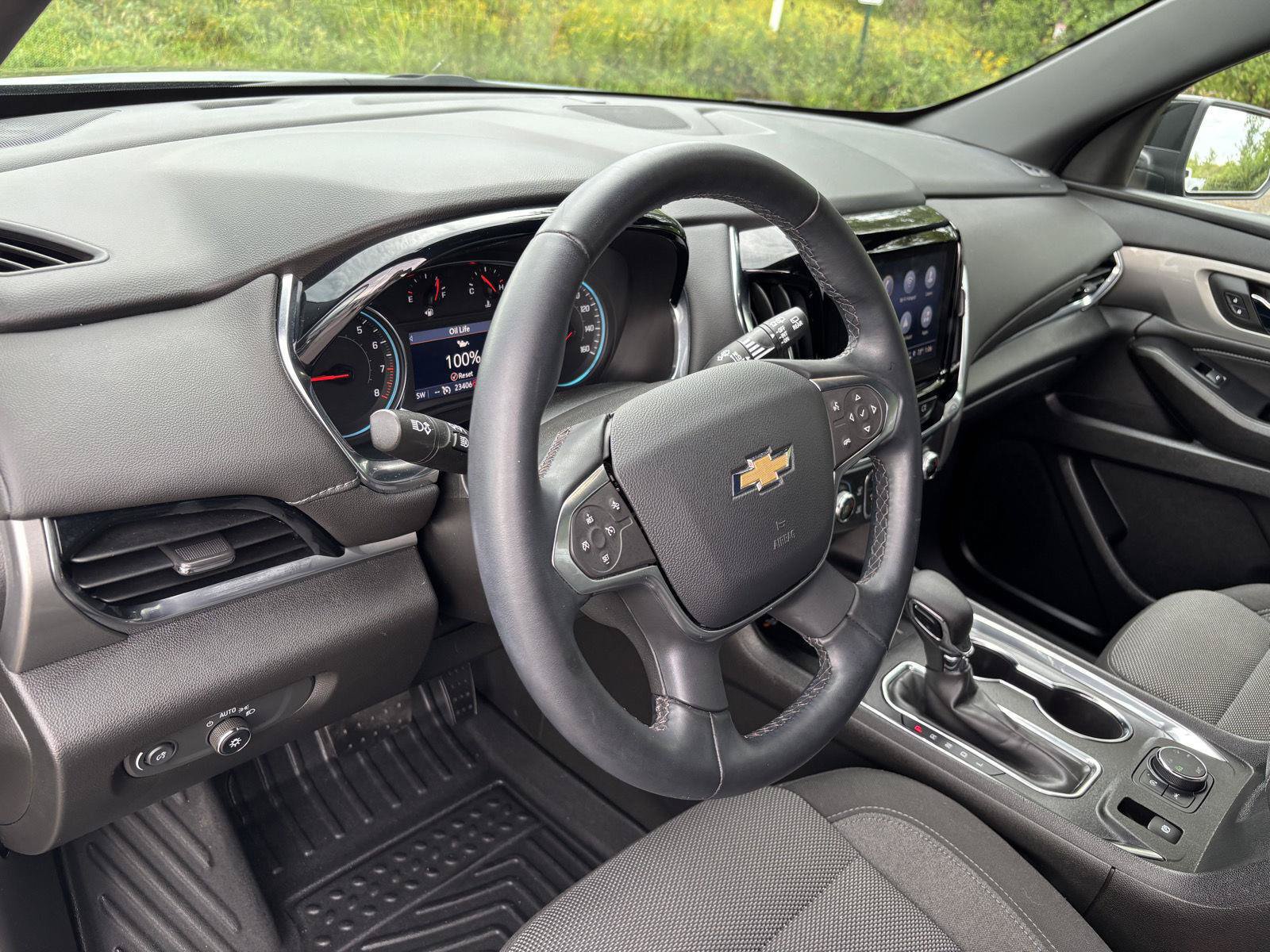 Used 2023 Chevrolet Traverse LT AWD/4WD image 11