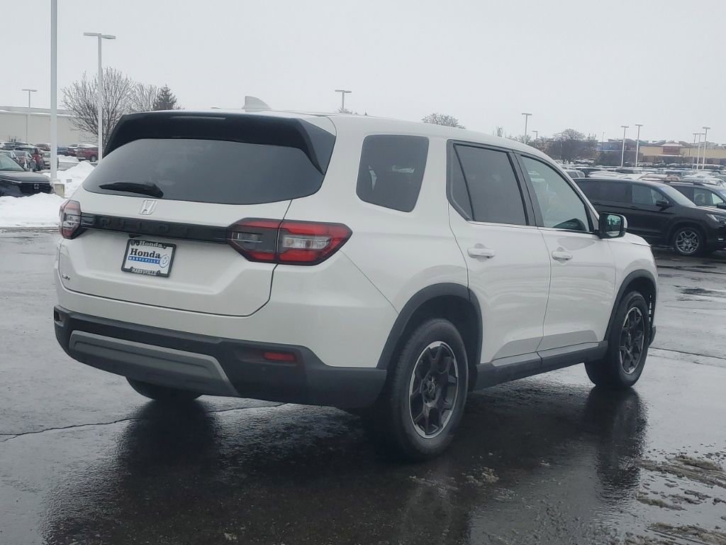 Certified 2025 Honda Pilot EX-L image 7