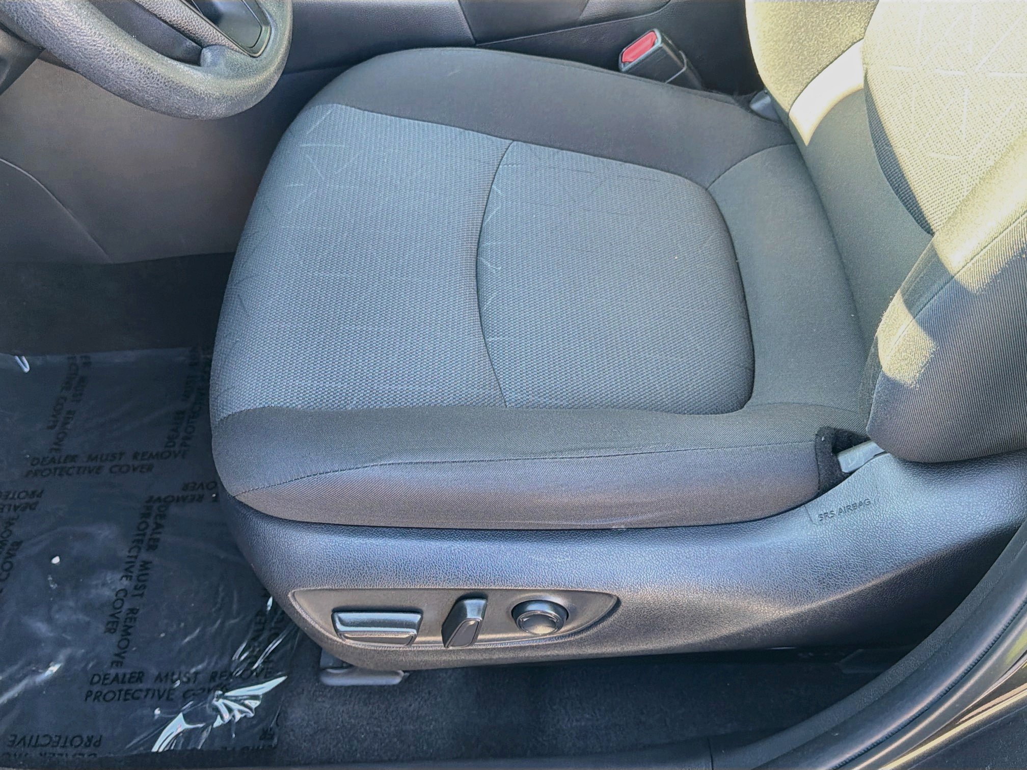 Used 2022 Toyota RAV4 XLE w/ Convenience Package FWD image 13
