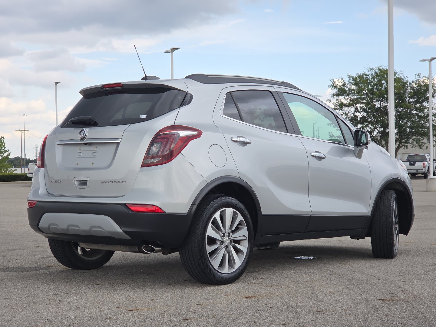 Used 2017 Buick Encore Essence FWD image 16
