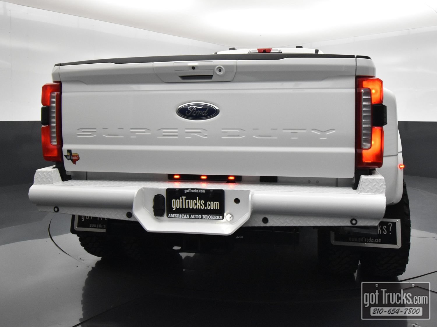 Used 2025 Ford F350 Lariat w/ Lariat Ultimate Package AWD/4WD image 6
