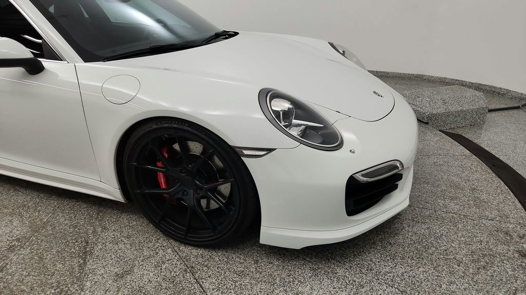 Used 2015 Porsche 911 Turbo image 26