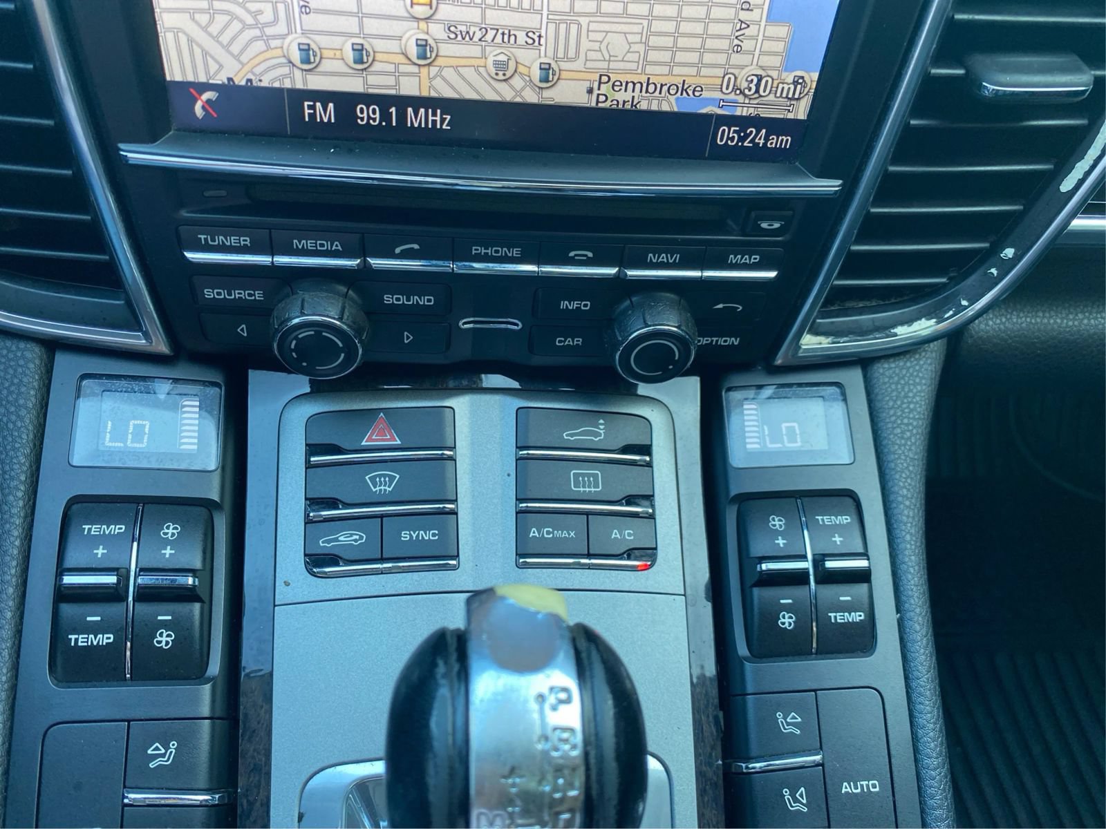 Used 2014 Porsche Panamera 4 AWD/4WD image 21