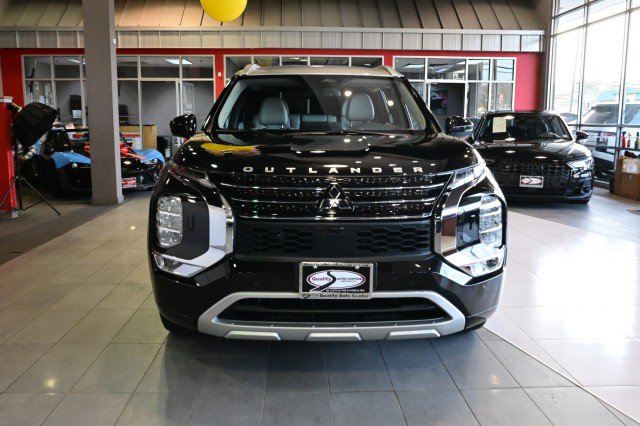 Used 2024 Mitsubishi Outlander SEL Black Edition image 2