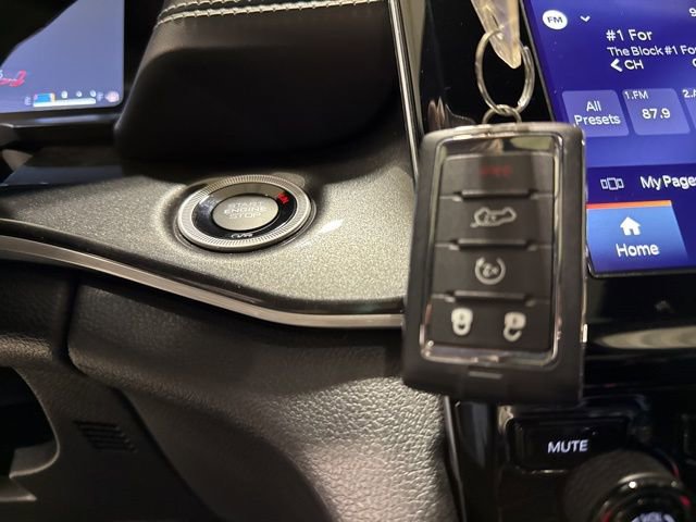 Used 2023 Jeep Grand Cherokee Altitude image 42