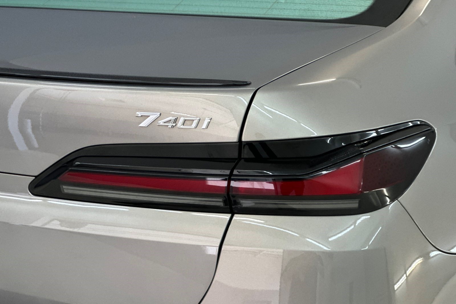 Certified 2023 BMW 740i RWD image 29