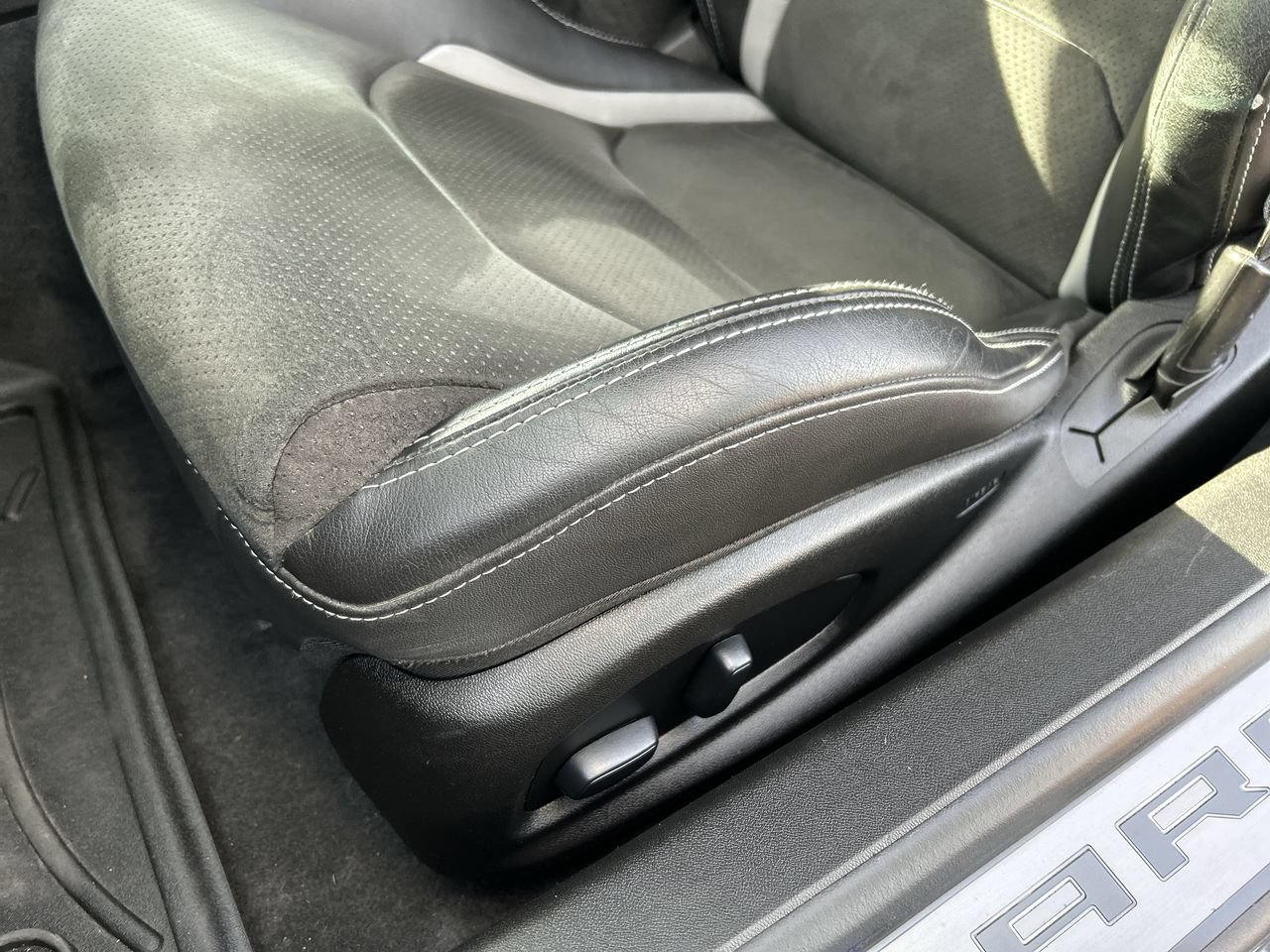 Used 2019 Chevrolet Camaro SS RWD image 22